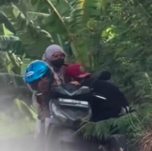 Aksi Tak Senonoh Pasangan Dewasa Terekam Kamera